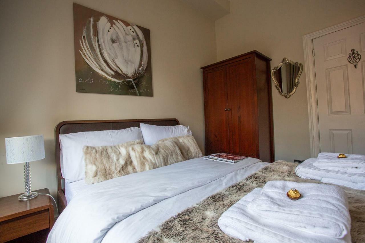 Most Central Luxury Apartment - Sleeps 4 & Free Parking! Chester Exterior foto